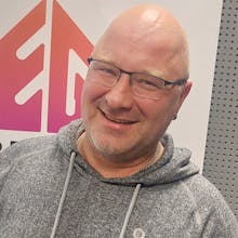 Pikkaralan pysäkillä ovet avoinna ( Jukka Ollakka )
