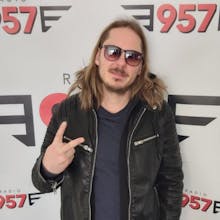 Jonne Aaron uudesta biisistä ja talvesta